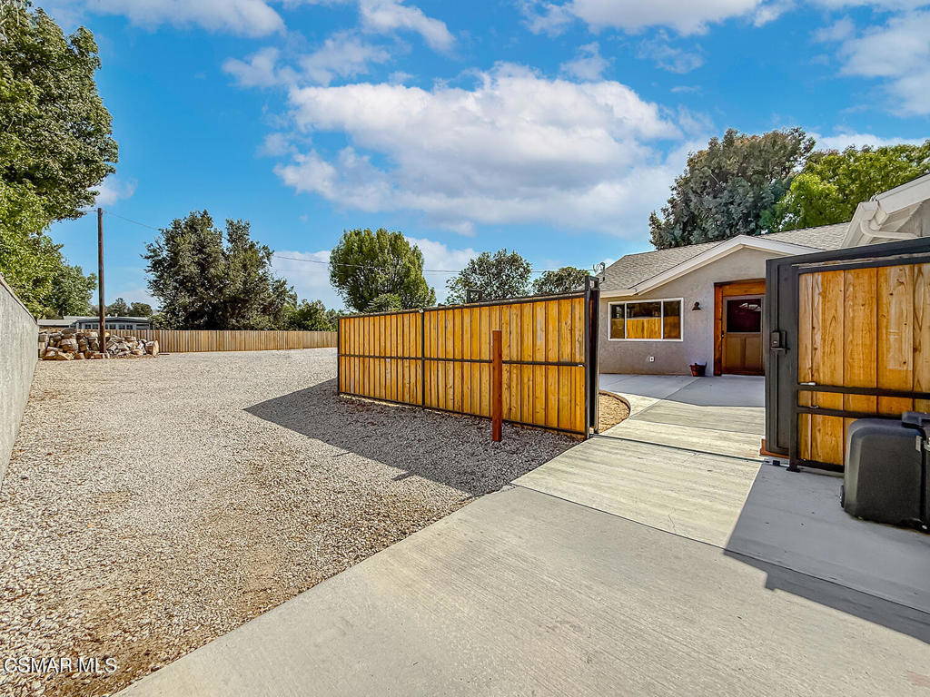 4606 Adam Road Simi Valley, CA 93063 - Photo 7 of 55