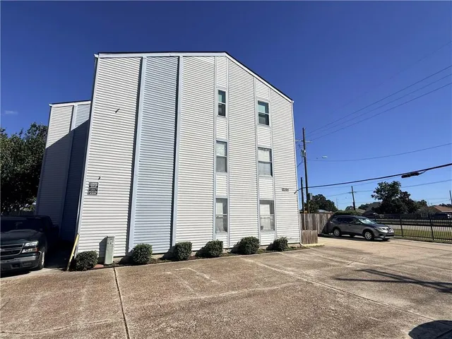 $1,000 | 2201 Houma Boulevard, Unit 108, Metairie, LA 70001