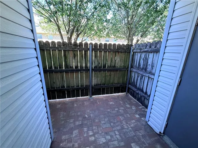 $1,000 | 2201 Houma Boulevard, Unit 108, Metairie, LA 70001