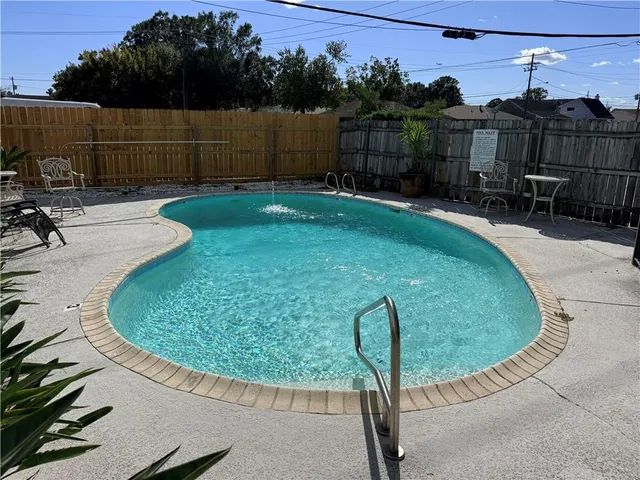 $1,000 | 2201 Houma Boulevard, Unit 108, Metairie, LA 70001