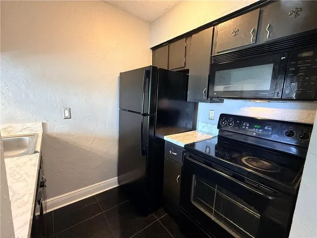 $1,000 | 2201 Houma Boulevard, Unit 108, Metairie, LA 70001