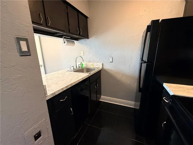 $1,000 | 2201 Houma Boulevard, Unit 108, Metairie, LA 70001