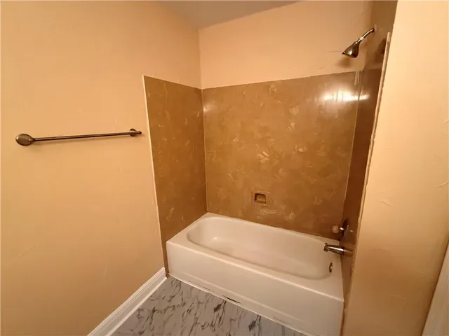 $1,000 | 2201 Houma Boulevard, Unit 108, Metairie, LA 70001