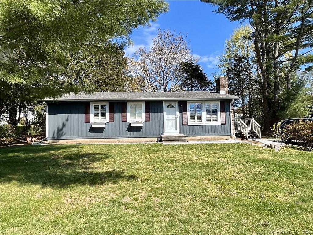 Welcome to 309 Sea Spray! An adorable beach cottage down the street from Old Lyme Shores Beach!