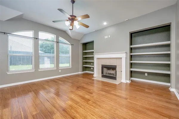 $2,600 | 303 Ravenna Road, Lake Dallas, TX 75065