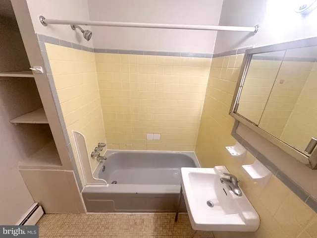 $825 | 4300 Pearson Avenue, Unit 32, Philadelphia, PA 19114