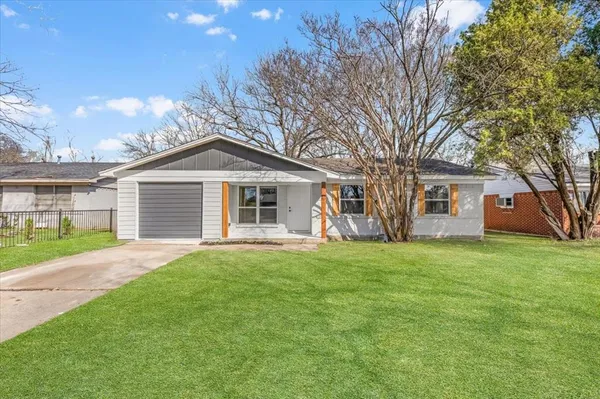 $240,000 | 751 Ivywood Drive, Dallas, TX 75232