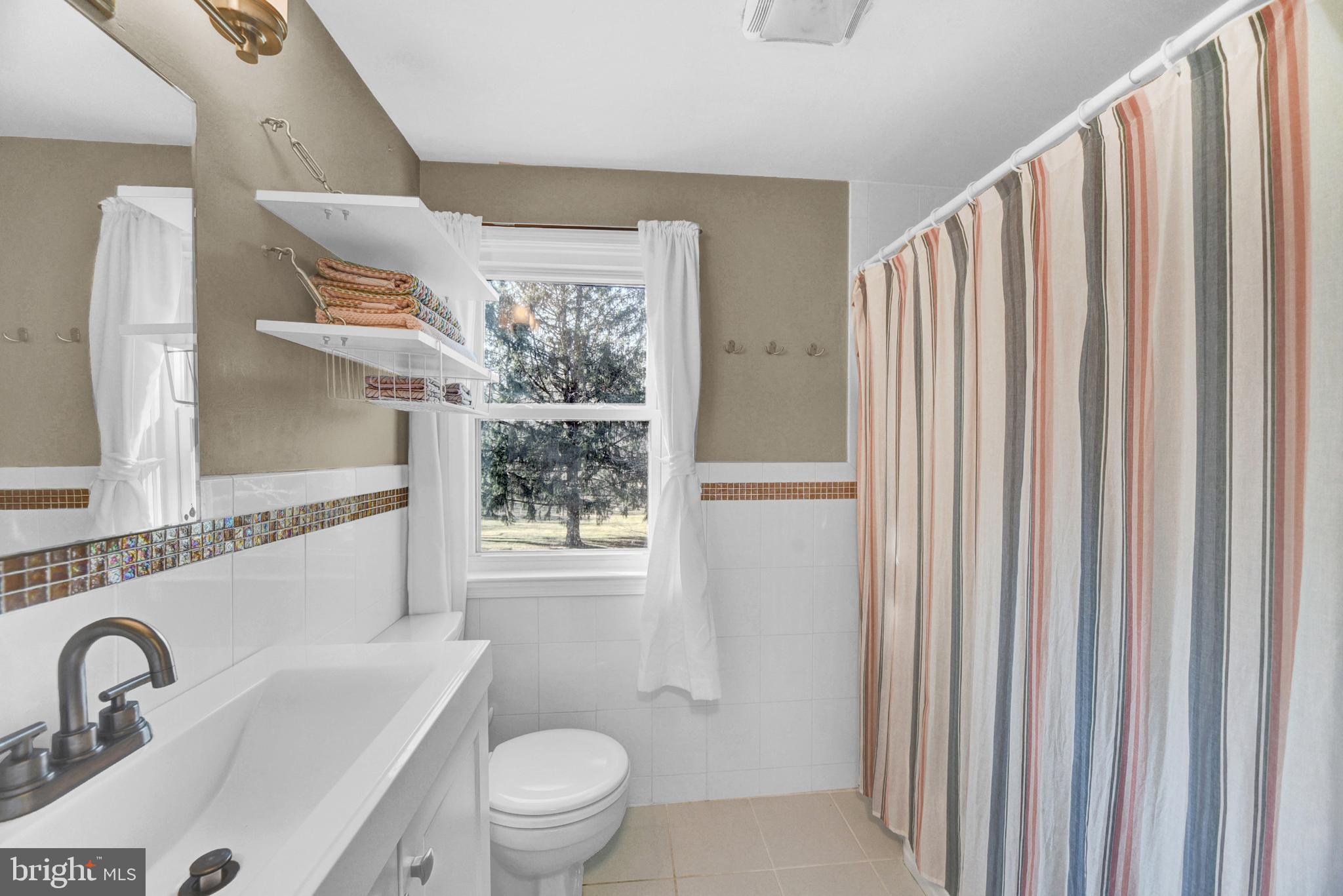 12232 Dover Road Reisterstown, MD 21136 - Photo 24 of 36 Guest bath