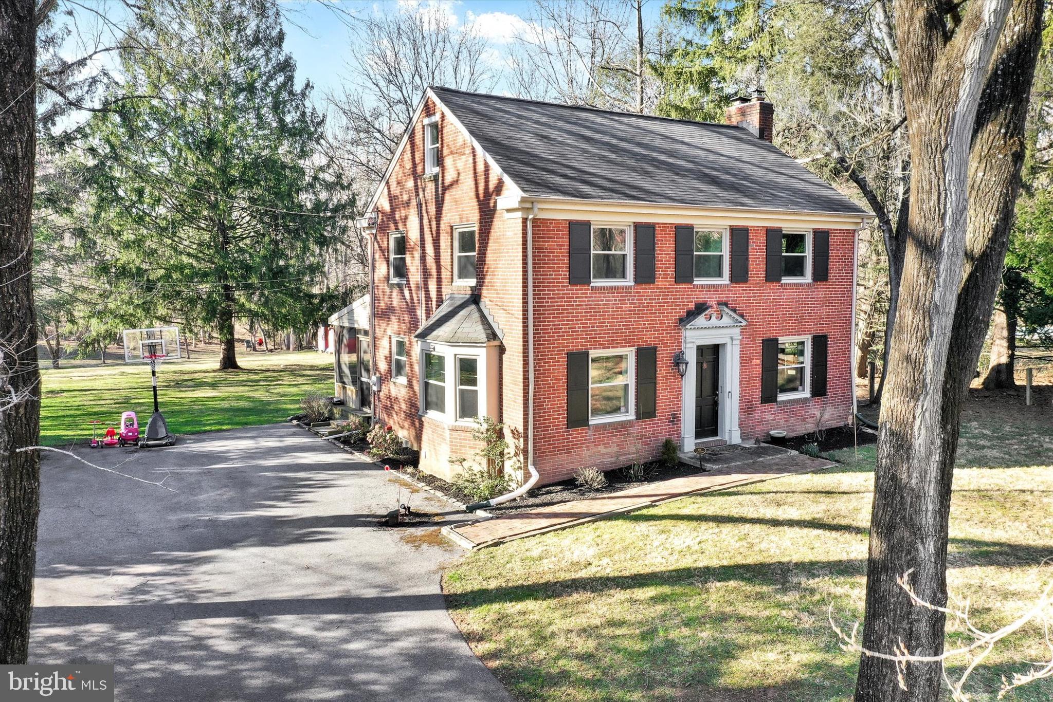 12232 Dover Road Reisterstown, MD 21136 - Photo 29 of 36 Ample parking