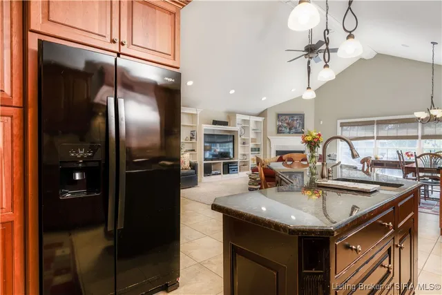 $649,900 | 1130 Eastridge Drive, New Albany, IN 47150