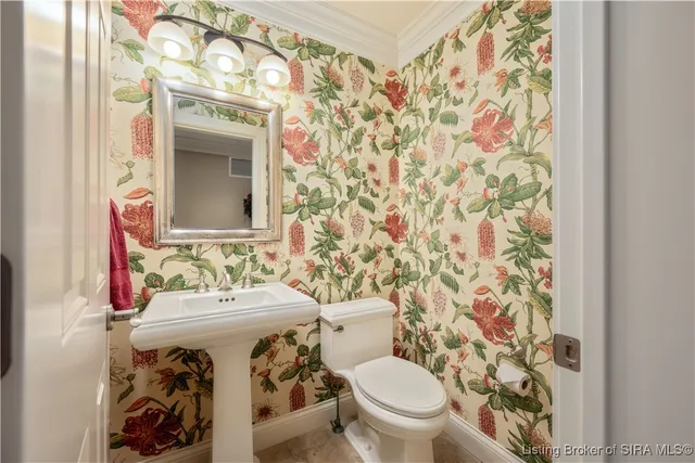 $649,900 | 1130 Eastridge Drive, New Albany, IN 47150