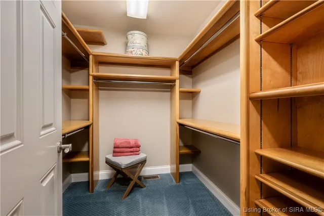 $649,900 | 1130 Eastridge Drive, New Albany, IN 47150