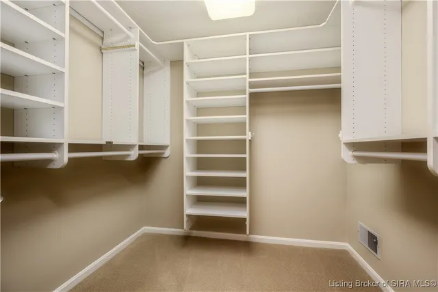 $649,900 | 1130 Eastridge Drive, New Albany, IN 47150