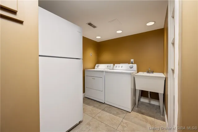 $649,900 | 1130 Eastridge Drive, New Albany, IN 47150