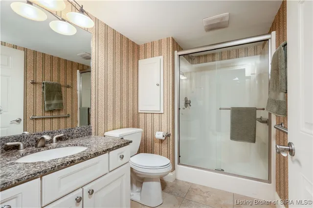 $649,900 | 1130 Eastridge Drive, New Albany, IN 47150