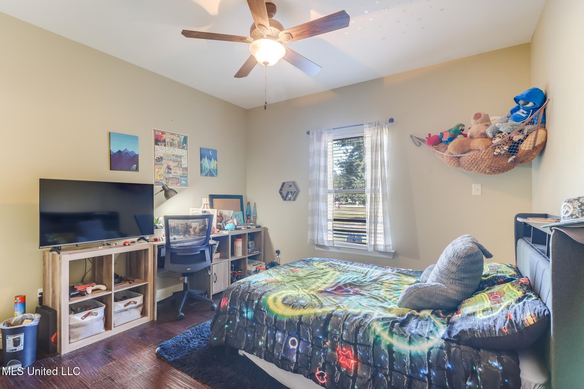 8112 Clamshell Avenue Ocean Springs, MS 39564 - Photo 17 of 27 Photo Sep 11 2025, 2 53 24 PM