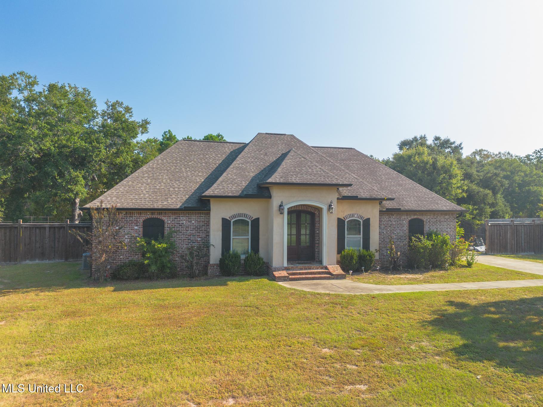 8112 Clamshell Avenue Ocean Springs, MS 39564 - Photo 2 of 27 12-3