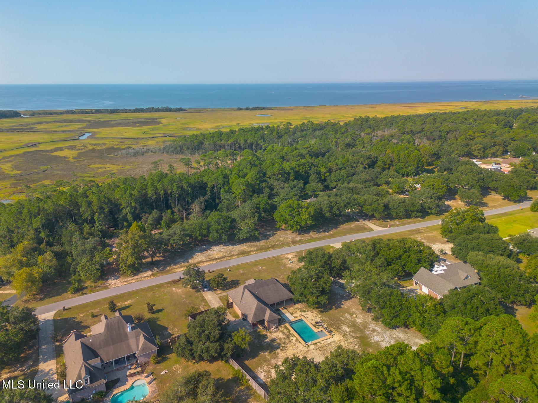 8112 Clamshell Avenue Ocean Springs, MS 39564 - Photo 4 of 27 12-6