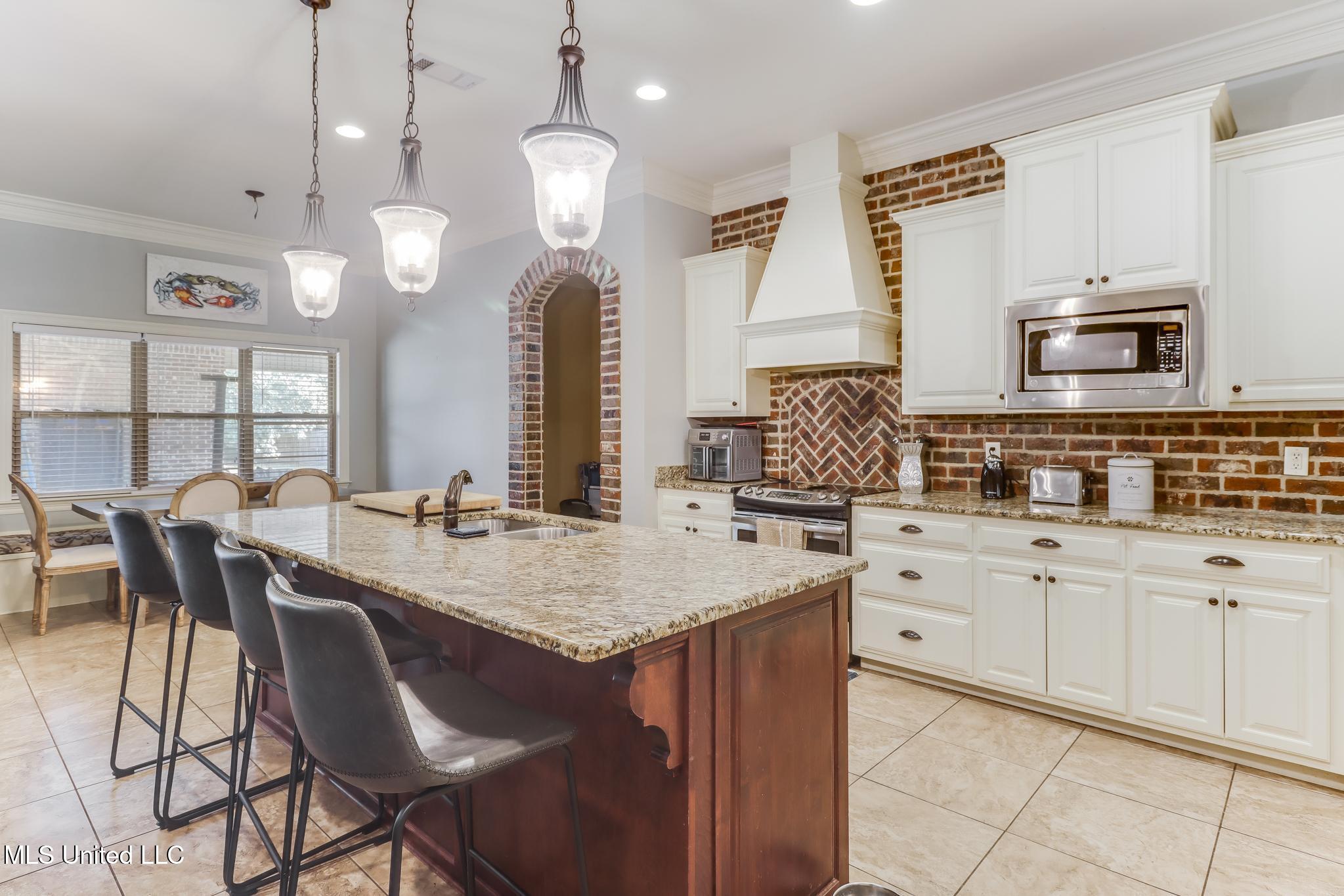 8112 Clamshell Avenue Ocean Springs, MS 39564 - Photo 5 of 27 Photo Sep 11 2025, 2 48 58 PM