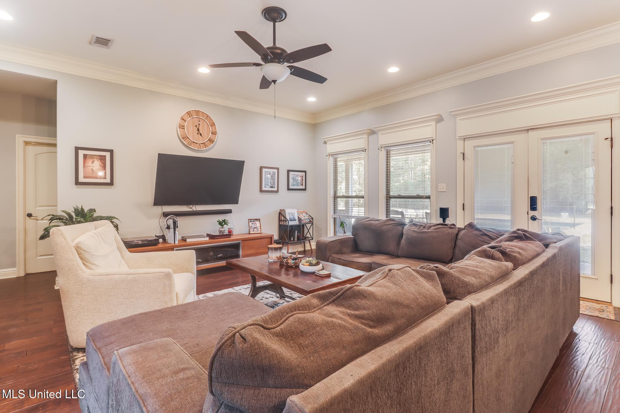 8112 Clamshell Avenue Ocean Springs, MS 39564 - Photo 9 of 27 Photo Sep 11 2025, 2 47 22 PM