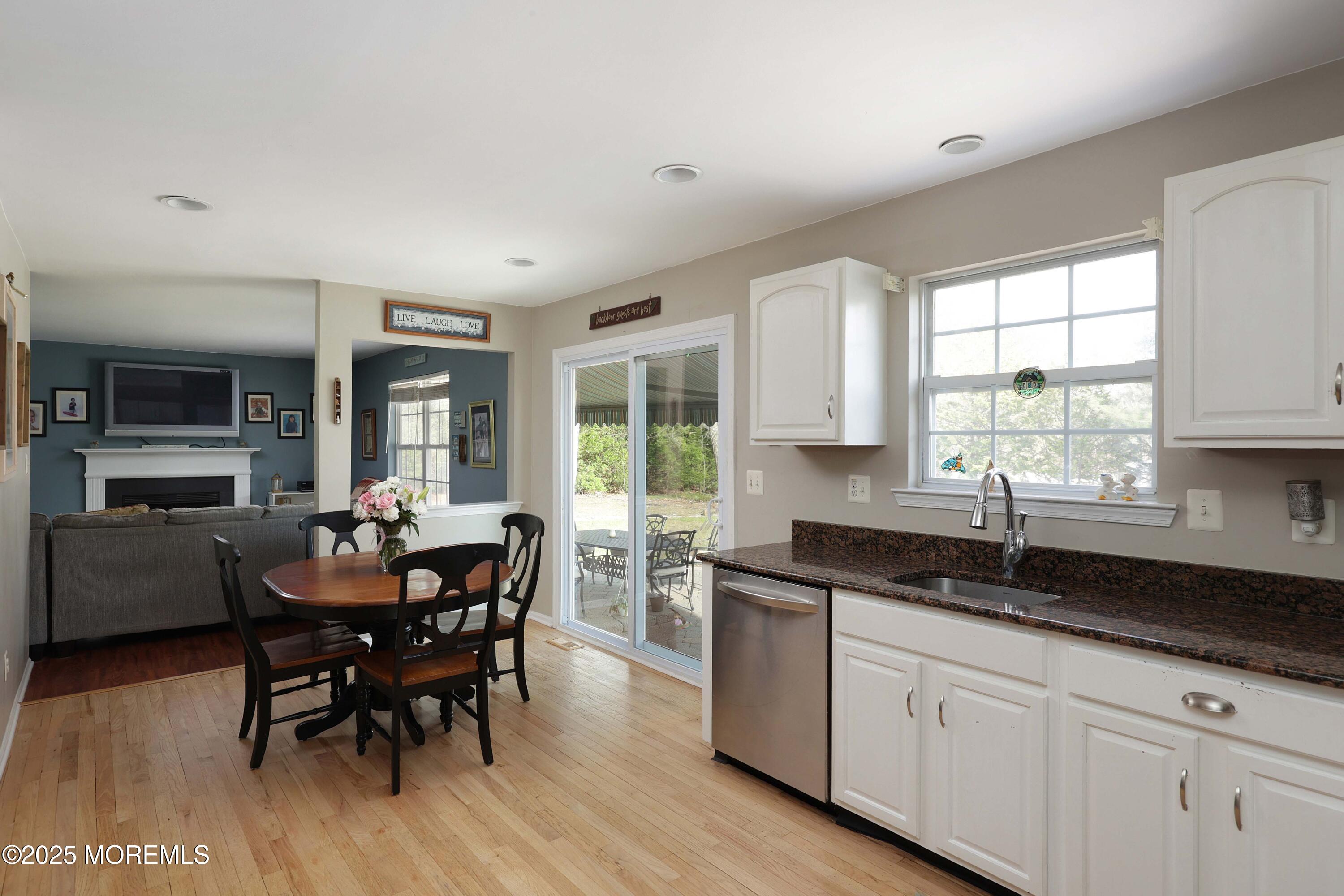 22 Roe Lane Howell, NJ 07731 - Photo 12 of 37 758A2921