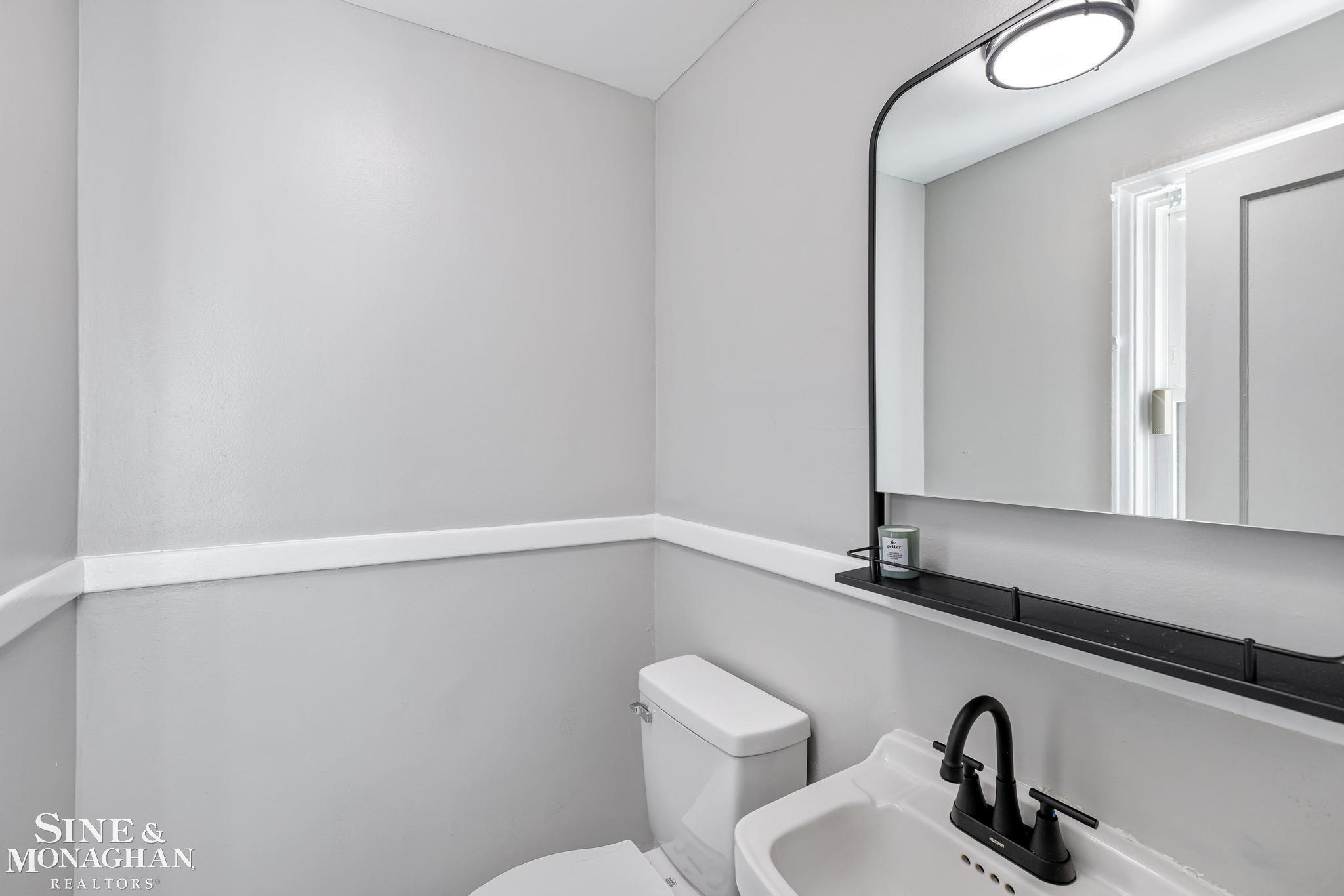 1591 Bournemouth Road Grosse Pointe, MI 48236 - Photo 12 of 27 50157907-03030747-edb7-4271-81dc-b5484c080082.JPG