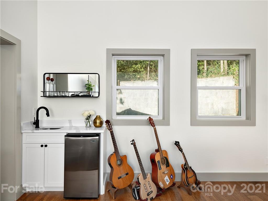 24 Lookout Road Asheville, NC 28804 - Photo 28 of 45 Gallery Image 28
