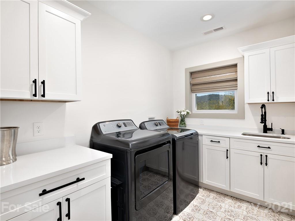 24 Lookout Road Asheville, NC 28804 - Photo 36 of 45 Gallery Image 36