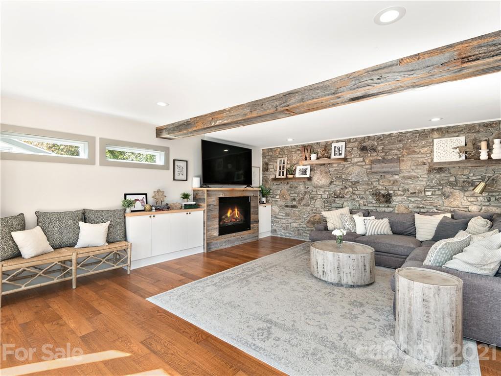 24 Lookout Road Asheville, NC 28804 - Photo 5 of 45 Gallery Image 5