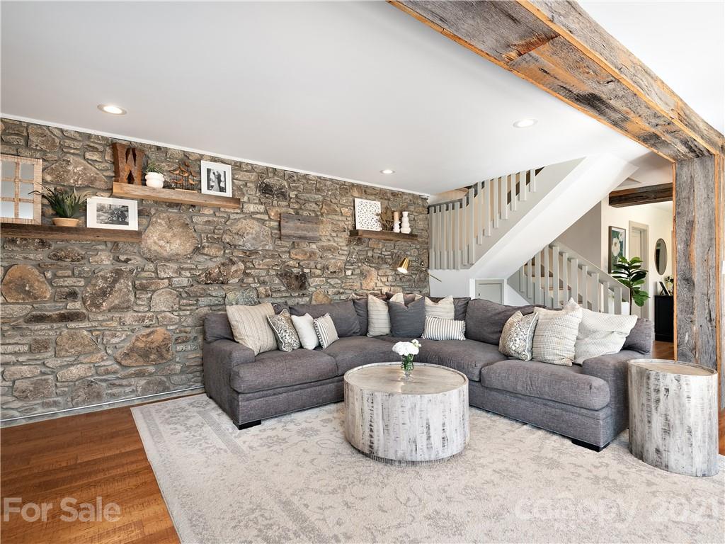 24 Lookout Road Asheville, NC 28804 - Photo 6 of 45 Gallery Image 6