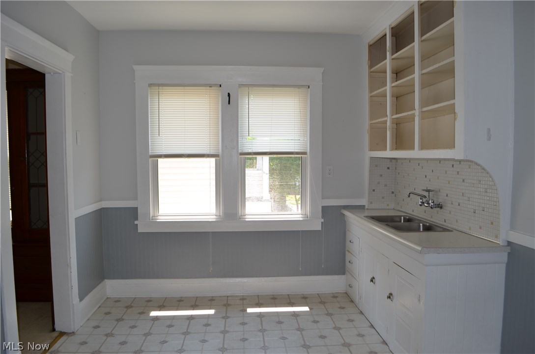 4514 Turney Road Cleveland, OH 44105 - Photo 13 of 21 Kitchen on 2nd floor with vinyl flooring.