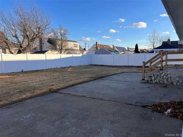 $4,000 | 617 Alwick Avenue, West Islip, NY 11795