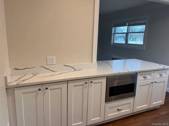 $4,000 | 617 Alwick Avenue, West Islip, NY 11795