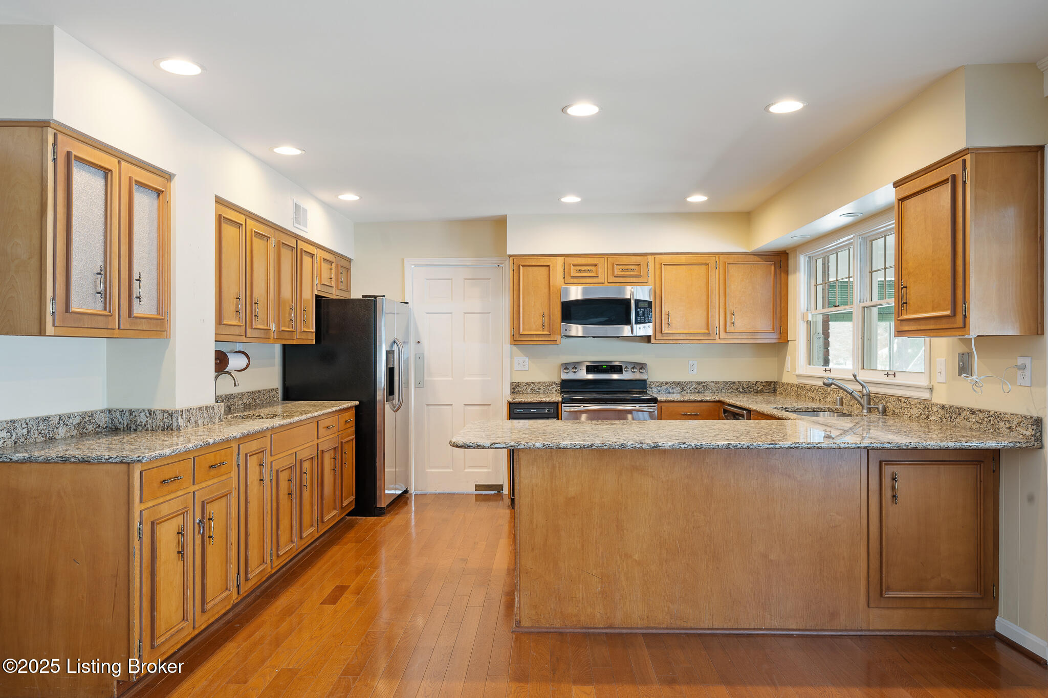 6104 Innes Trace Road Louisville, KY 40222 - Photo 16 of 52 6104 Innes Trace Rd_interior-12