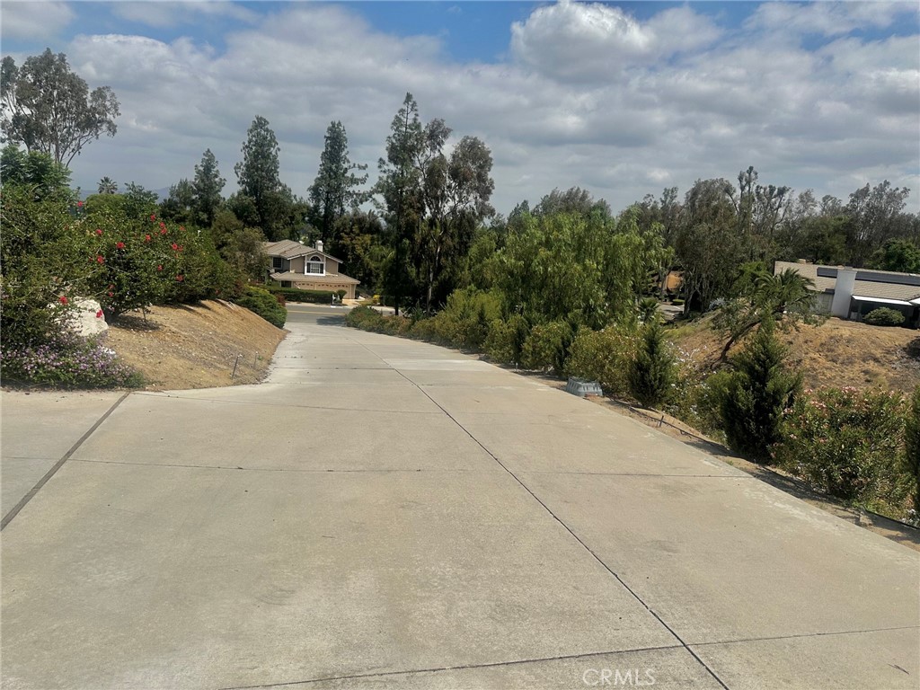 11056 Orchard View Lane Riverside, CA 92503 - Photo 5 of 10 Driveway leading up to property