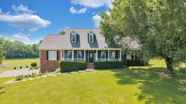 $899,000 | 144 East Arrowhead Court, Troutville, VA 24175