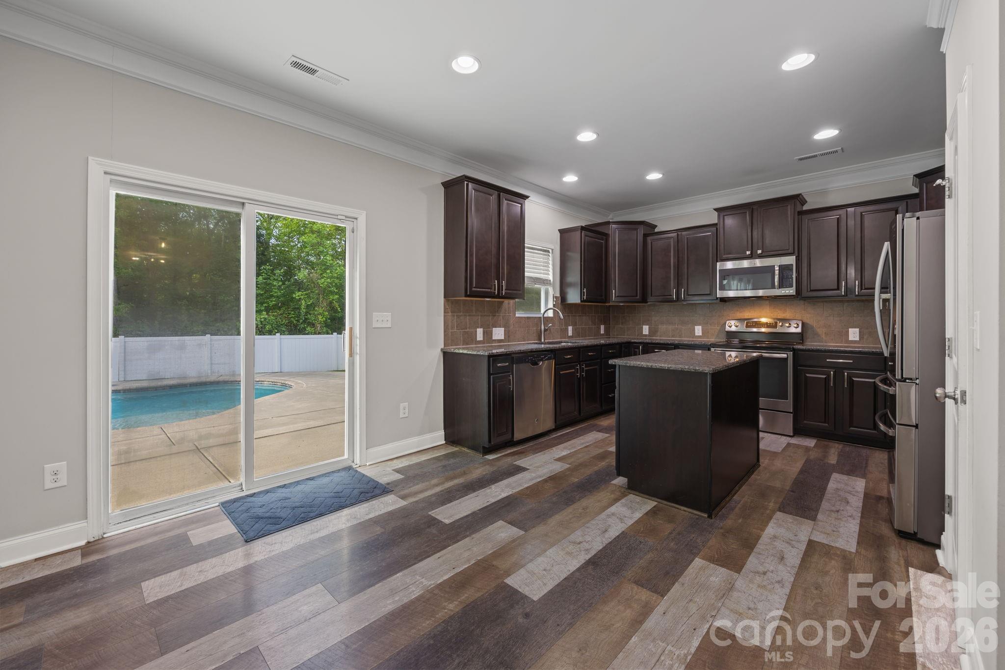 6614 Bluegill Road Charlotte, NC 28216 - Photo 12 of 42 Gallery Image 12