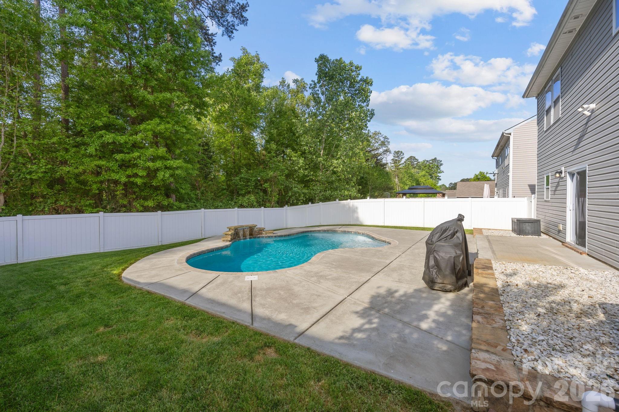 6614 Bluegill Road Charlotte, NC 28216 - Photo 39 of 42 Gallery Image 39
