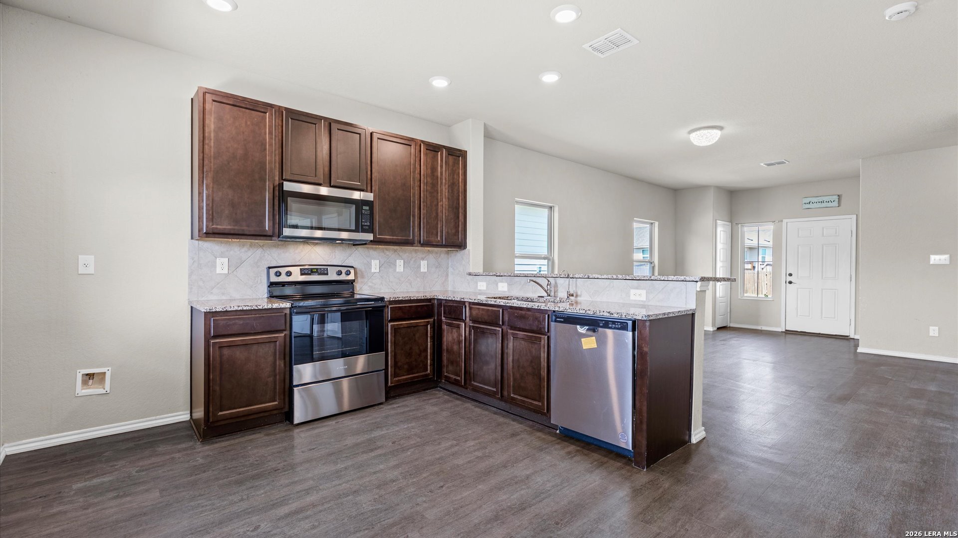 5915 Poolside Park Converse, TX 78109 - Photo 6 of 21