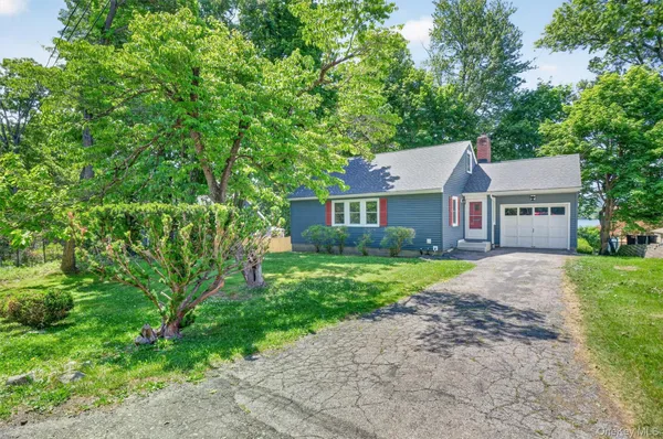 $385,000 | 333 Oak Drive, New Windsor, NY 12553