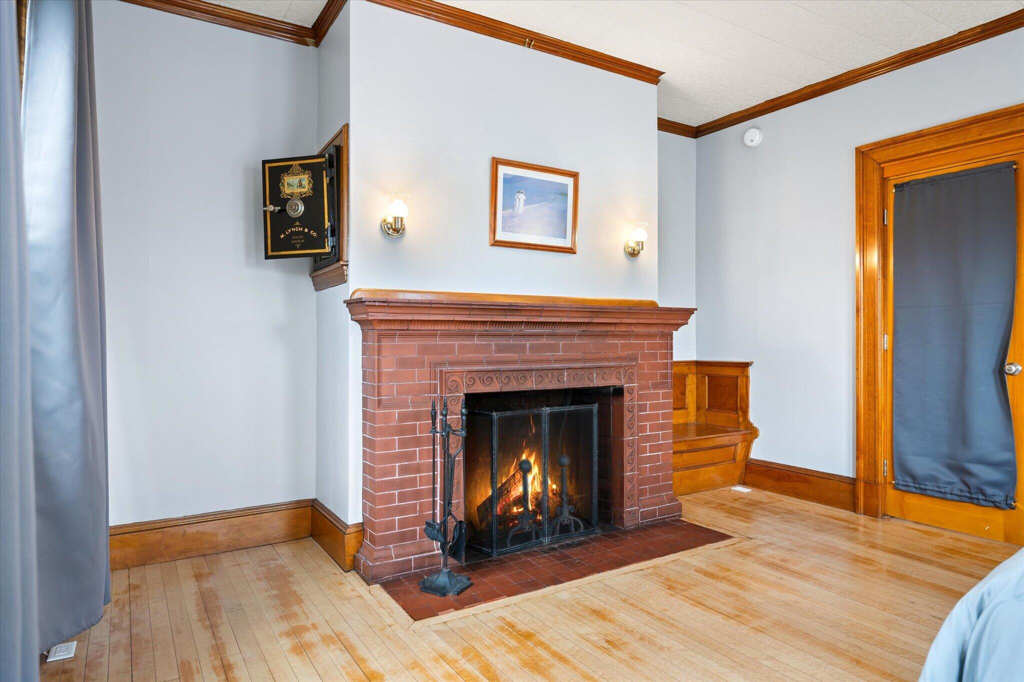340 State Street Bangor, ME 04401 - Photo 15 of 71 19-Living Room