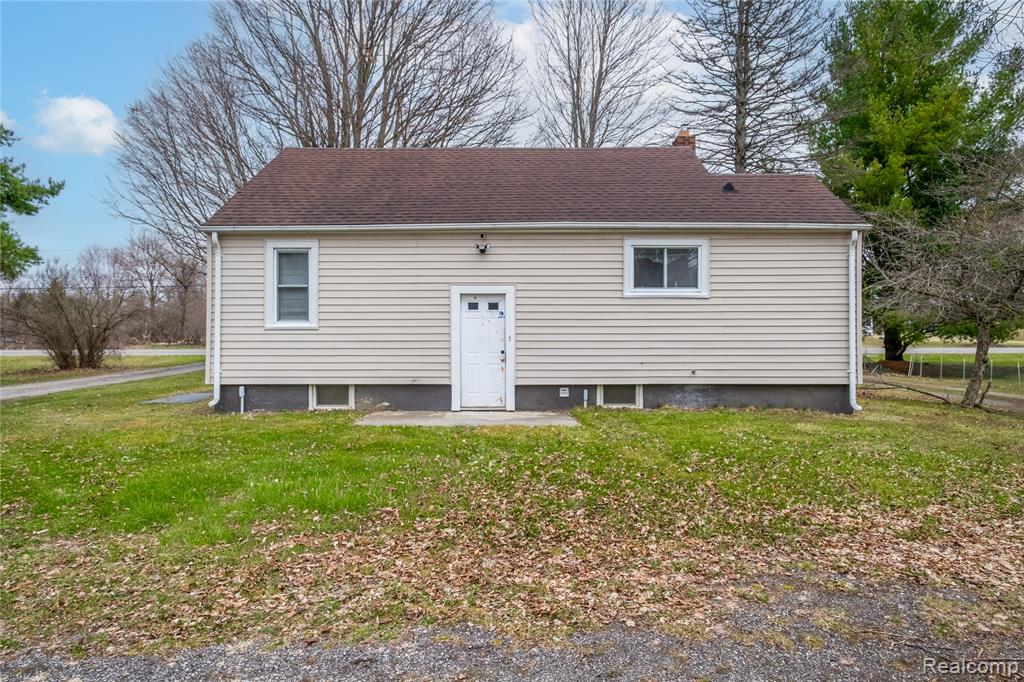8219 North Genesee Road Mount Morris, MI 48458 - Photo 4 of 28