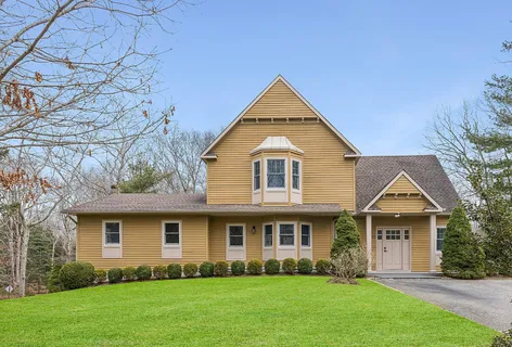$1,695,000 | 2 Bridies Path, Southampton, NY 11968