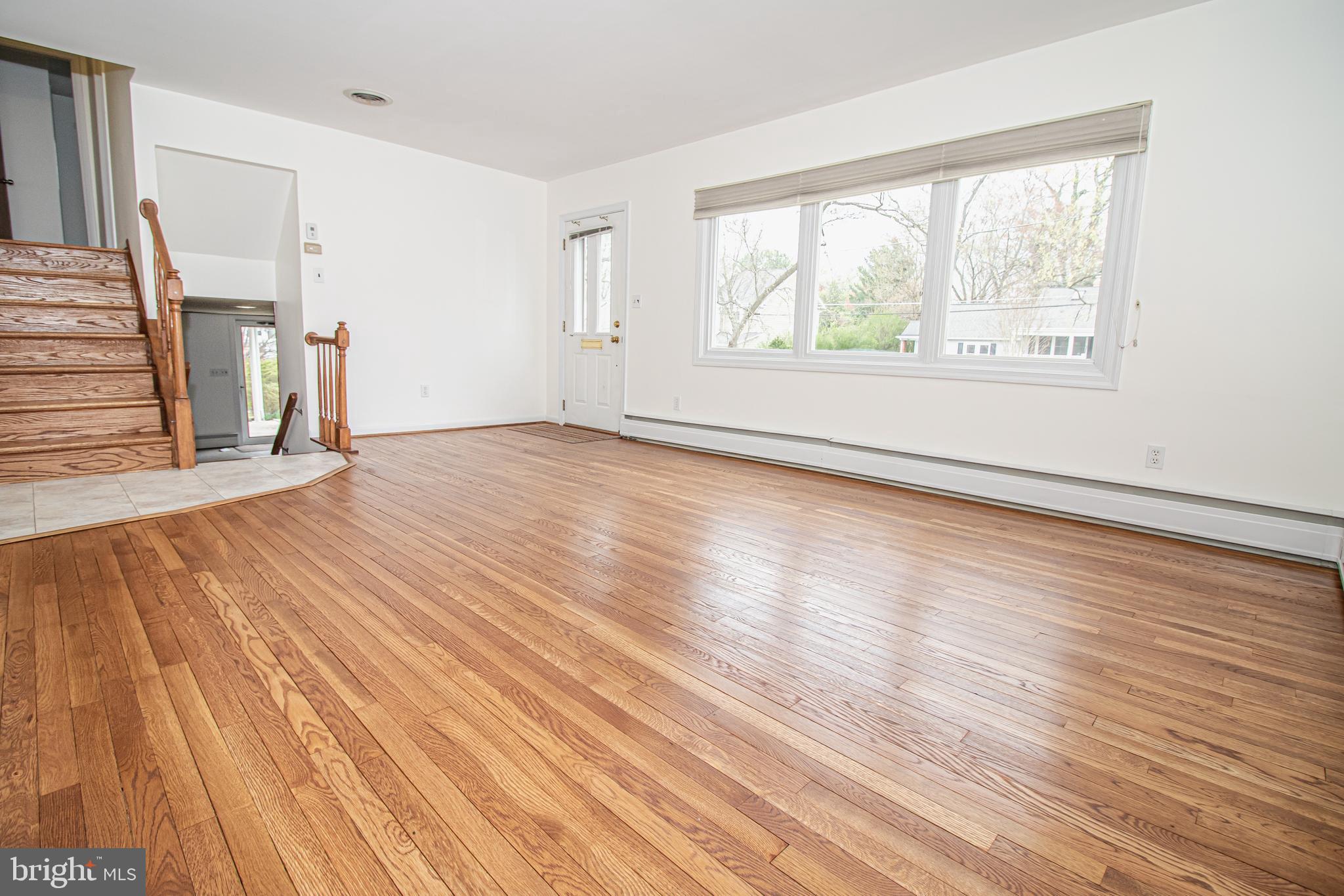 11500 Kenton Drive Silver Spring, MD 20902 - Photo 8 of 45 Living Room