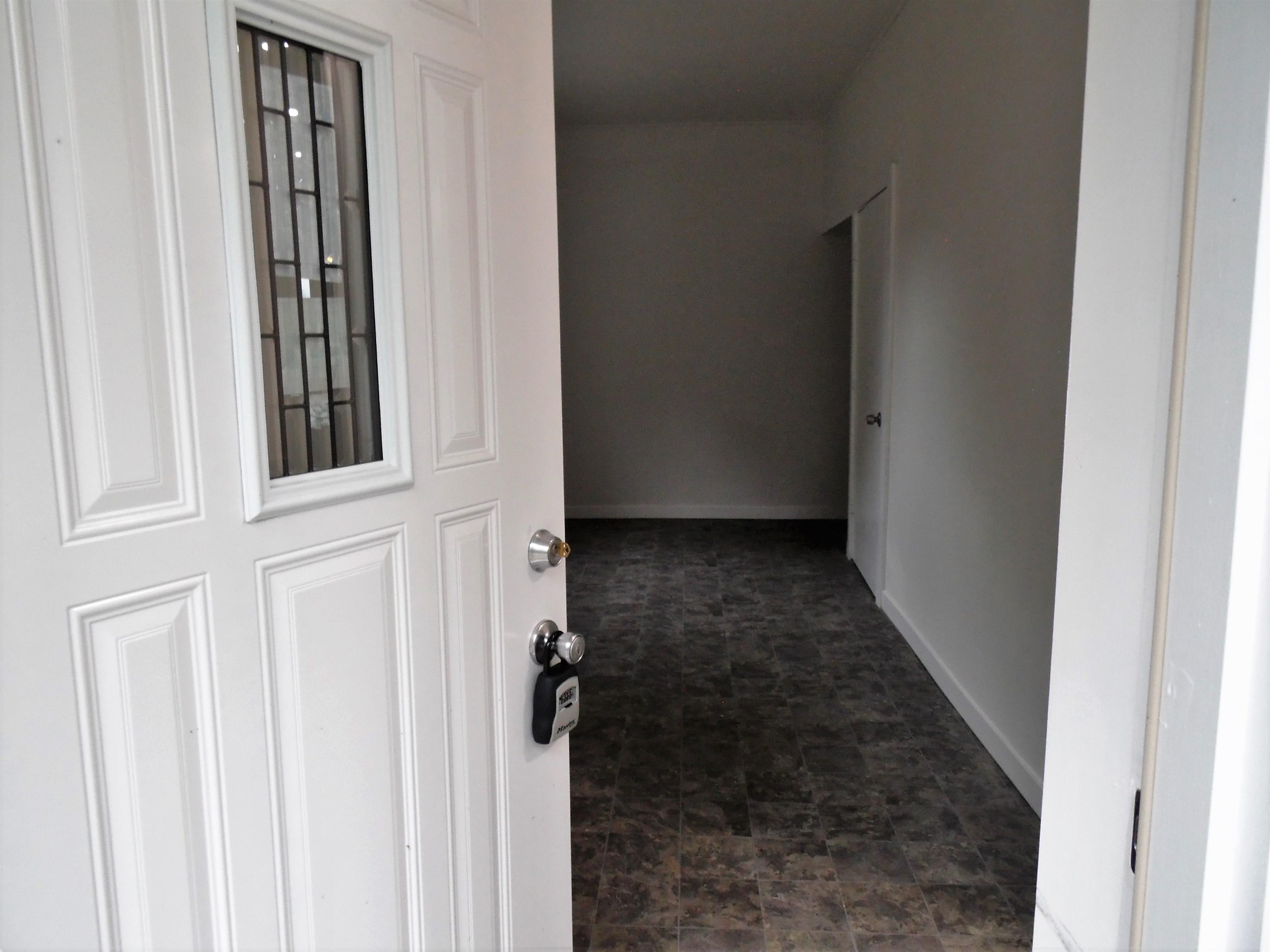 28 West Bradford Road Midland, MI 48640 - Photo 5 of 34