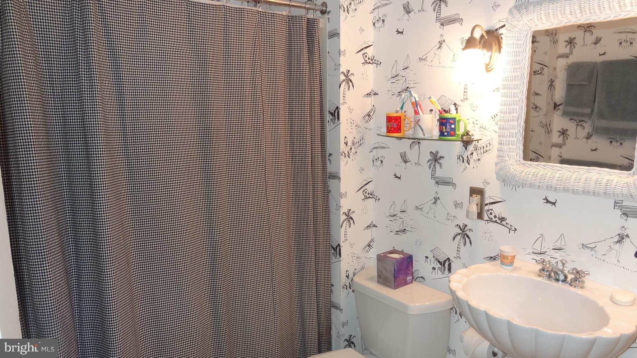 855 Robin Hood Road Annapolis, MD 21405 - Photo 21 of 30 Bath (Master)
