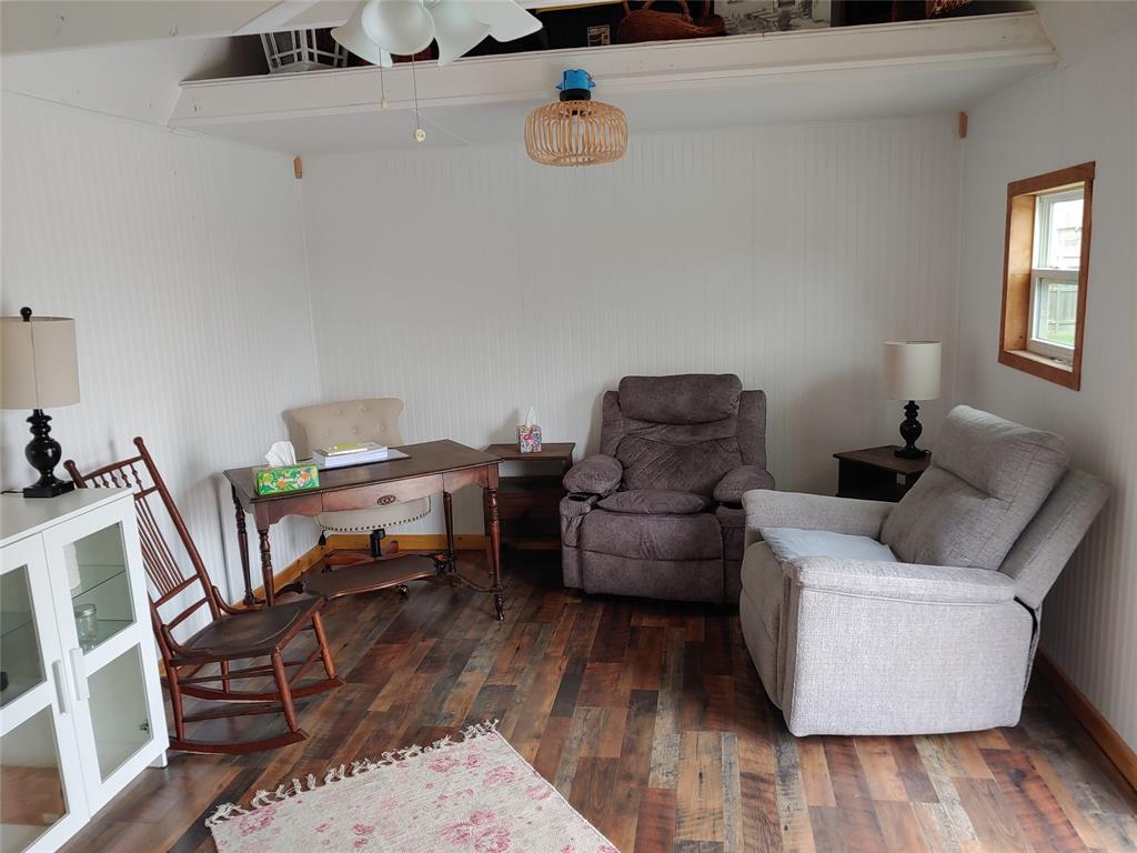 836 Airport Road Reno, TX 75462 - Photo 29 of 30 Living area