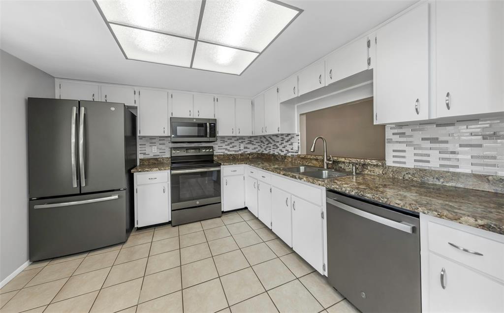 3581 Magnolia Ridge Circle, Unit C Palm Harbor, FL 34684 - Photo 16 of 24