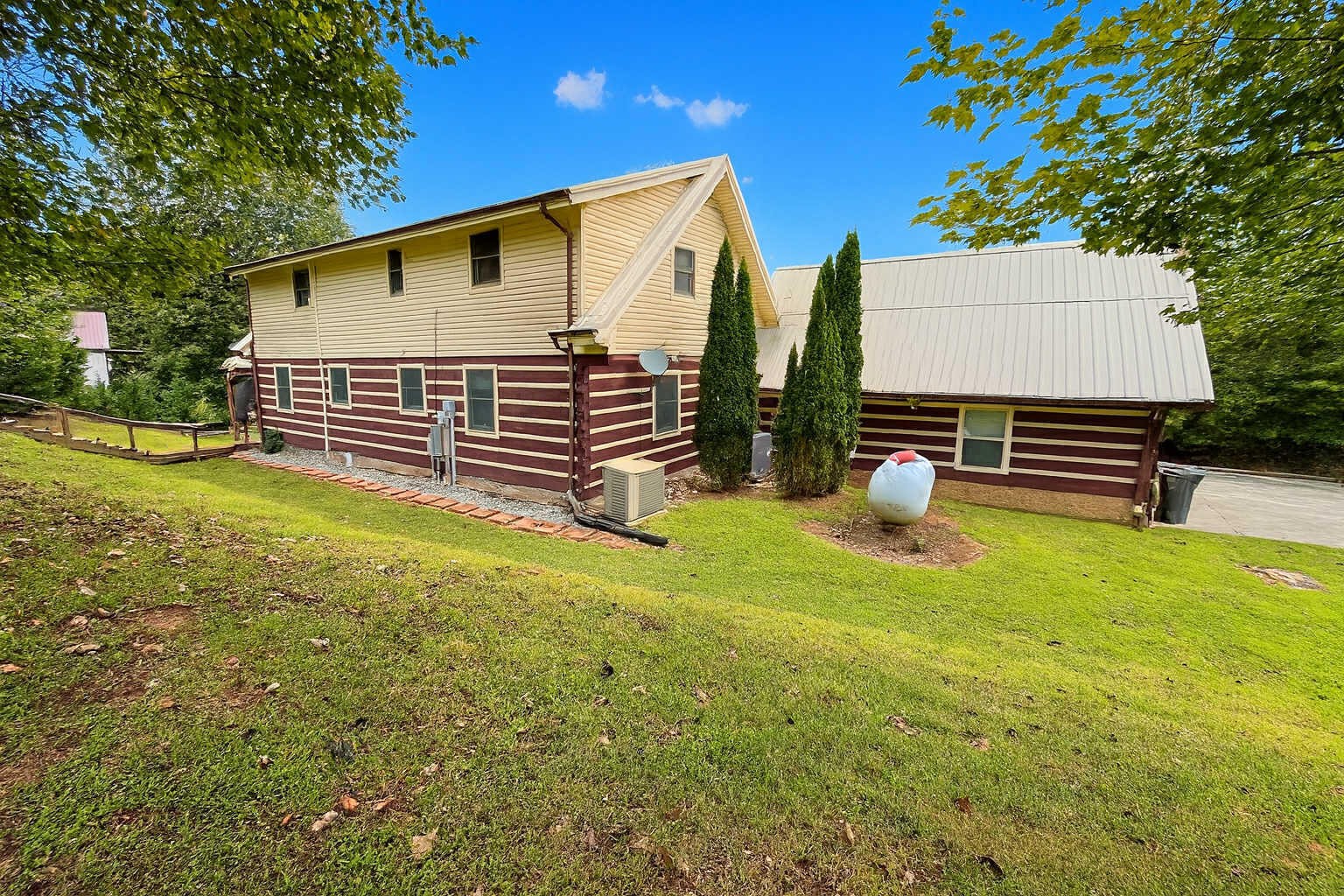 2340 Red Cloud Road Ten Mile, TN 37880 - Photo 8 of 76 Gallery Image 8