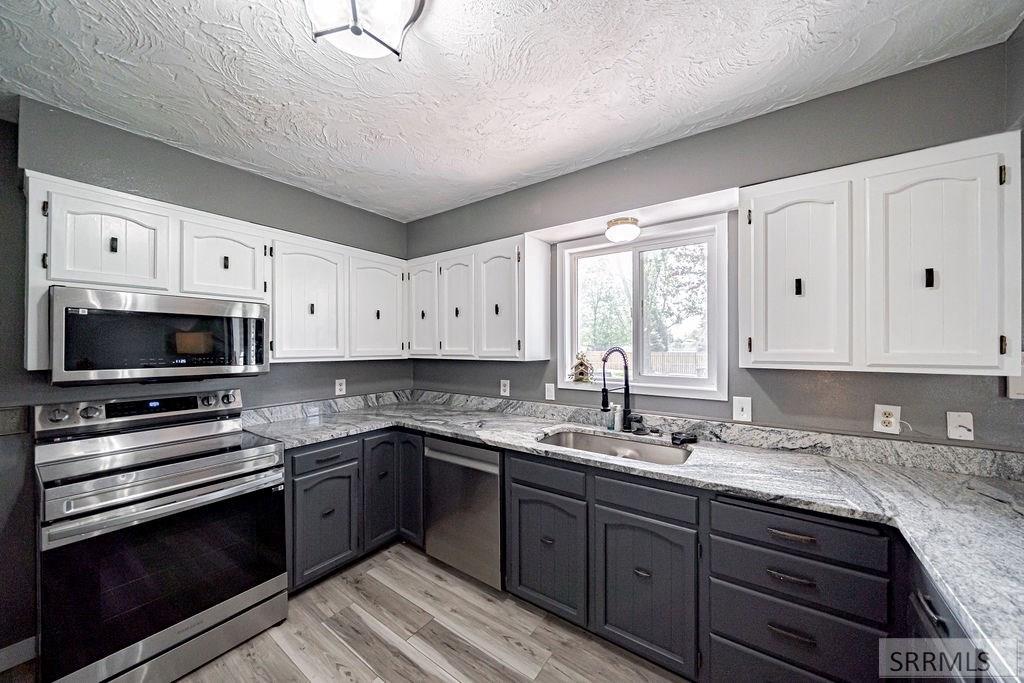 2090 Heather Lane Ammon, ID 83406 - Photo 15 of 66 Gallery Image 15